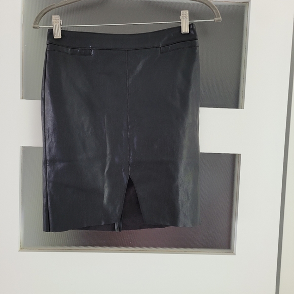 Black Leather skirt - Picture 2 of 6